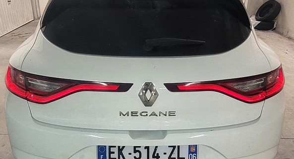 location-RENAULT-Oullins-Pierre-Bénite-roadstr