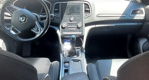 location-RENAULT-Oullins-Pierre-Bénite-roadstr