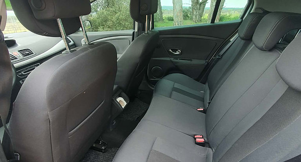 location-RENAULT-Narbonne-roadstr