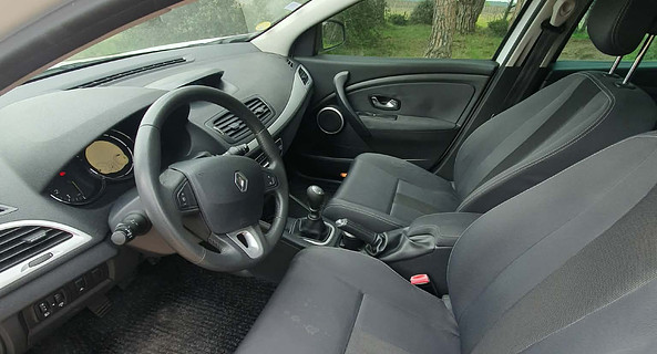 location-RENAULT-Narbonne-roadstr