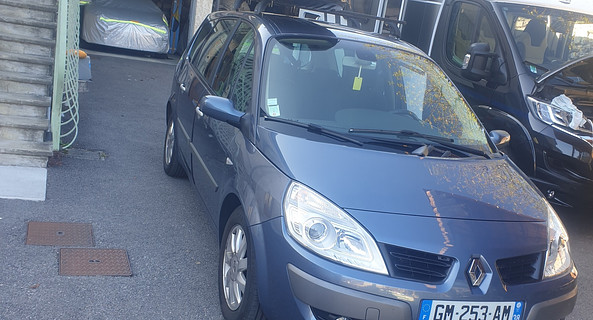 location-RENAULT-Barraux-roadstr