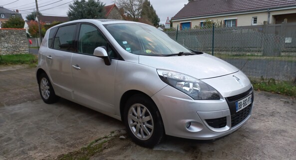 location-RENAULT-Ballancourt-sur-Essonne-roadstr