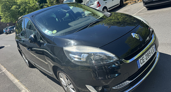 location-RENAULT-Les Lilas-roadstr