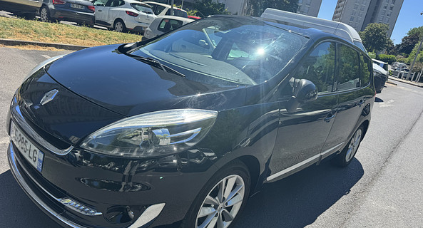 location-RENAULT-Les Lilas-roadstr