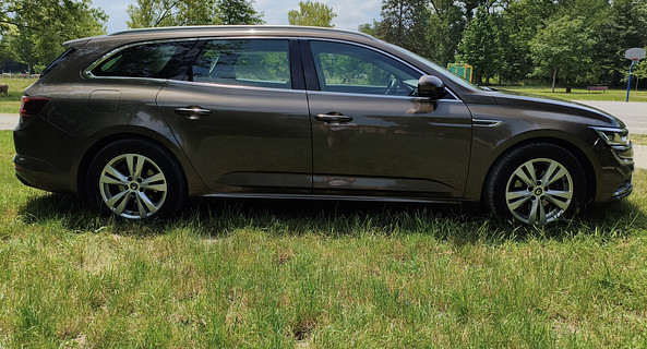 location-RENAULT-Castelnaudary-roadstr