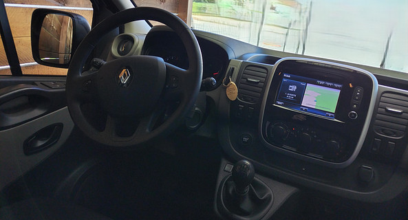 location-RENAULT-Martigné-sur-Mayenne-roadstr