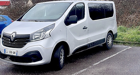location-RENAULT-Mantes-la-Ville-roadstr