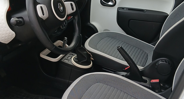 location-RENAULT-Avanne-Aveney-roadstr