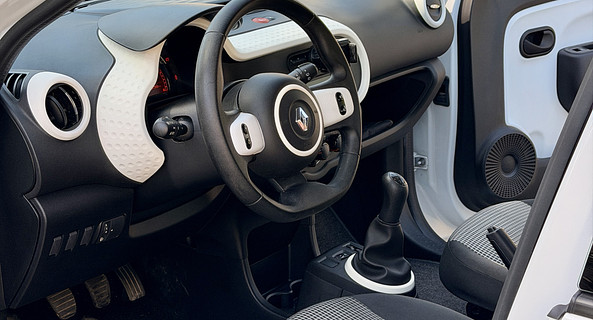 location-RENAULT-Angers-roadstr