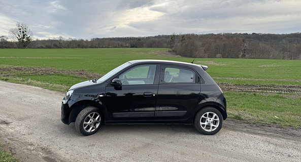 location-RENAULT-Versailles-roadstr