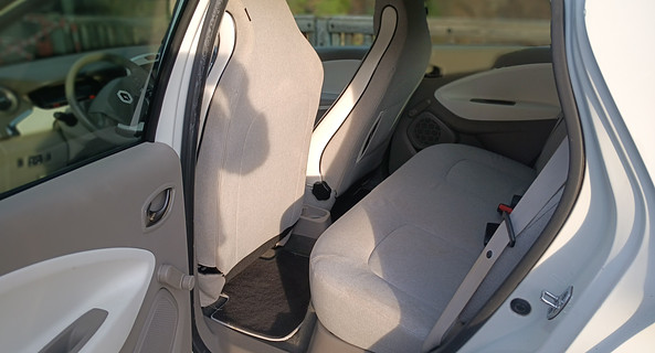 location-RENAULT-Saint-Laurent-du-Var-roadstr
