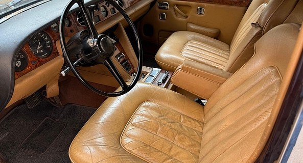 location-ROLLS ROYCE-Attignat-roadstr