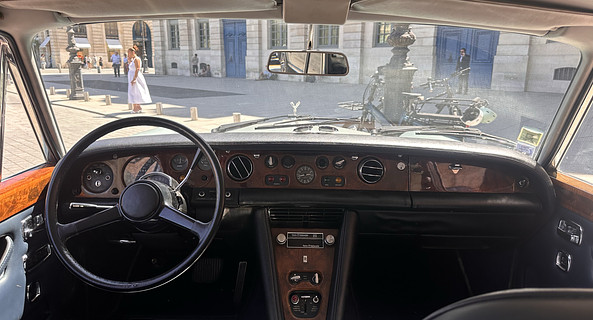 location-ROLLS ROYCE-Paris-roadstr