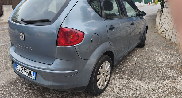 location-SEAT-Cuges-les-Pins-roadstr