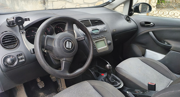 location-SEAT-Cuges-les-Pins-roadstr