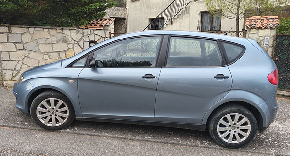 location-SEAT-Cuges-les-Pins-roadstr