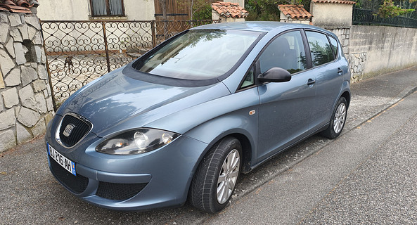 location-SEAT-Cuges-les-Pins-roadstr