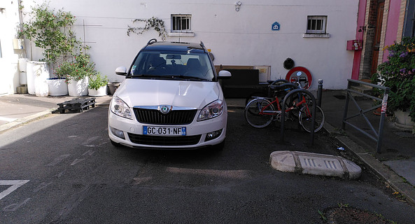 location-SKODA-Saint-Ouen-sur-Seine-roadstr