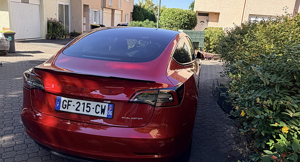 location-TESLA-Montigny-lès-Cormeilles-roadstr