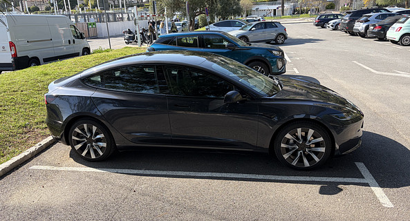 location-TESLA-Beaulieu-sur-Mer-roadstr