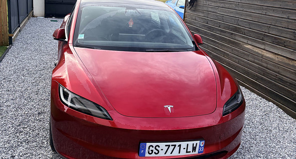 location-TESLA-Saint-Jean-d'Illac-roadstr