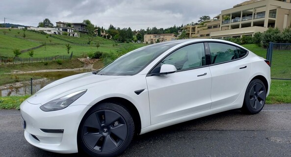 location-TESLA-Lognes-roadstr