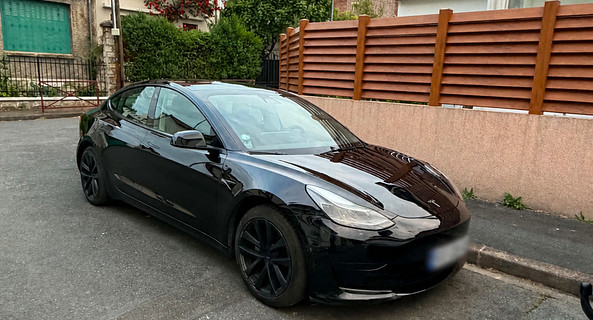 location-TESLA-Paris-roadstr