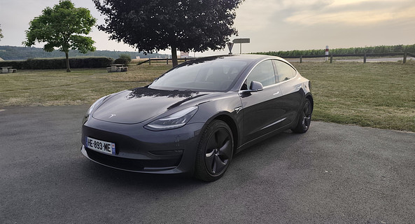 location-TESLA-Montreuil-aux-Lions-roadstr