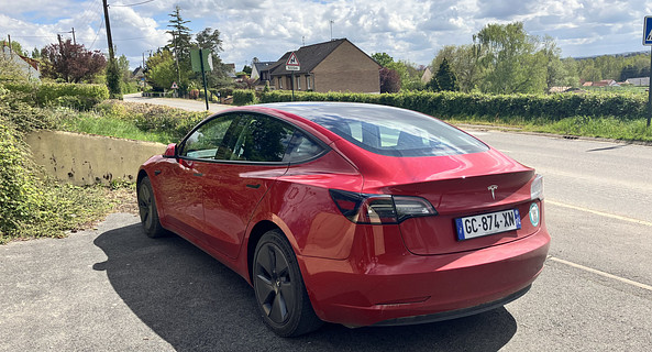 location-TESLA-Biarritz-roadstr