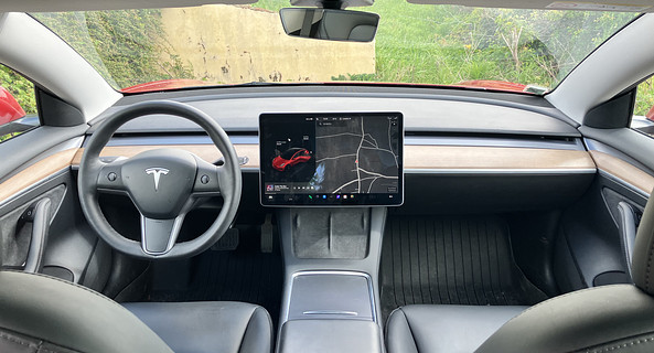 location-TESLA-Biarritz-roadstr