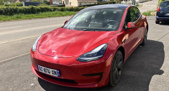 location-TESLA-Biarritz-roadstr