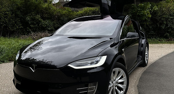 location-TESLA-Nanterre-roadstr