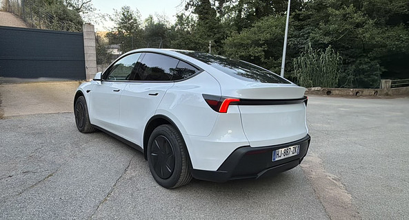 location-TESLA-Ajaccio-roadstr