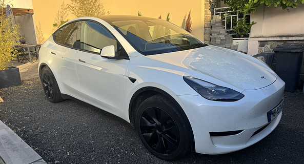 location-TESLA-Aubière-roadstr