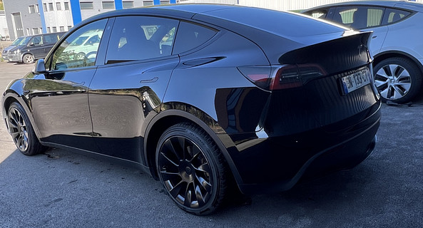 location-TESLA-Doussard-roadstr