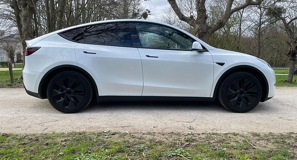 location-TESLA-Paris-roadstr