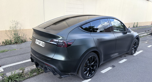location-TESLA-Paris-roadstr