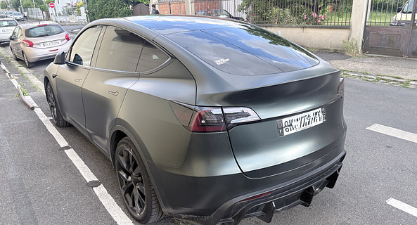 location-TESLA-Paris-roadstr
