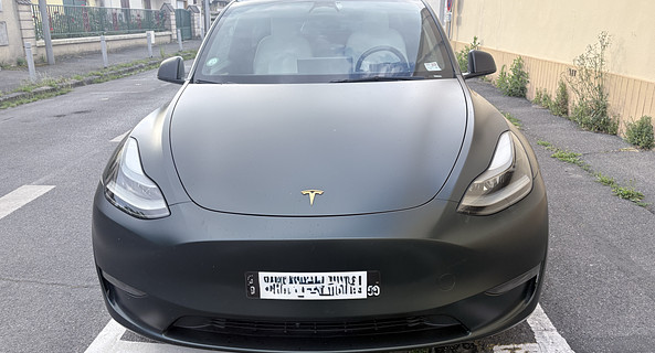 location-TESLA-Paris-roadstr