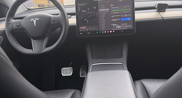 location-TESLA-Feins-roadstr