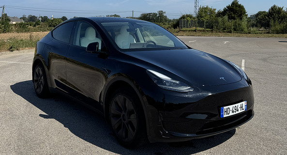 location-TESLA-Saint-Denis-roadstr