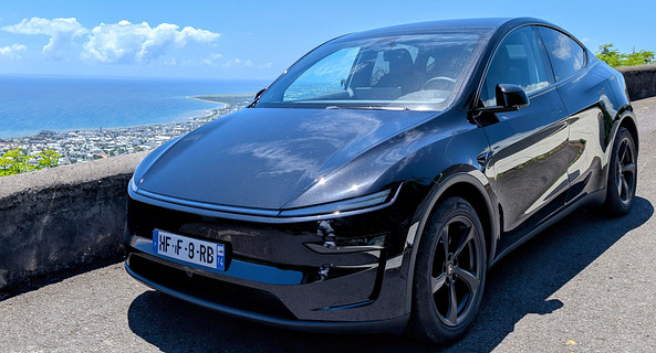 location-TESLA-Saint-Denis-roadstr
