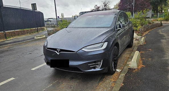 location-TESLA-Paris-roadstr