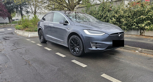 location-TESLA-Paris-roadstr