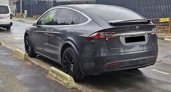 location-TESLA-Paris-roadstr