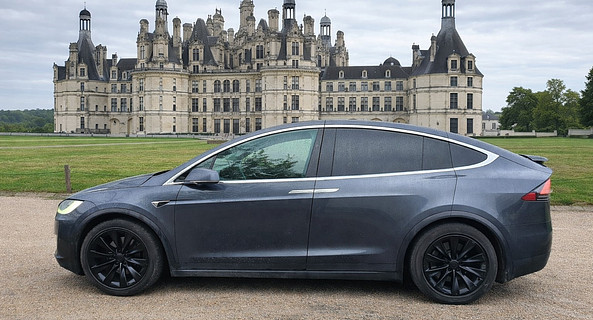 location-TESLA-Paris-roadstr
