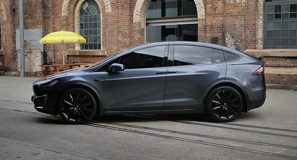 location-TESLA-Paris-roadstr