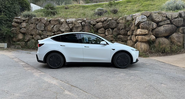 location-TESLA-Ajaccio-roadstr