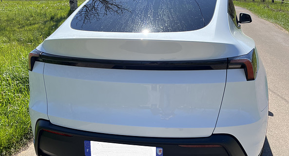 location-TESLA-Boulazac Isle Manoire-roadstr