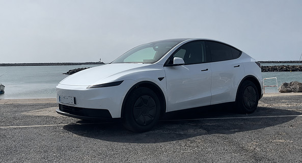 location-TESLA-Cherbourg-en-Cotentin-roadstr